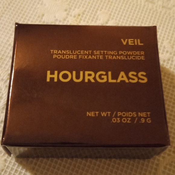 🆕 Hourglass Veil Mini Translucent Setting Powder, Size .03 oz., New - Picture 2 of 4